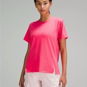 Lululemon Relaxed Women’s Relaxed Running Hot Pink Fuschia  Short Sleeve 14